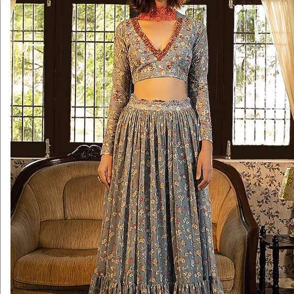 Lehenga grey blue top and bottom hand sewn sequías - Picture 4 of 8